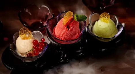 Sorbet mit Zitrone und Basilikum