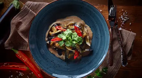 Gebratene Auberginen mit Kokosmilch