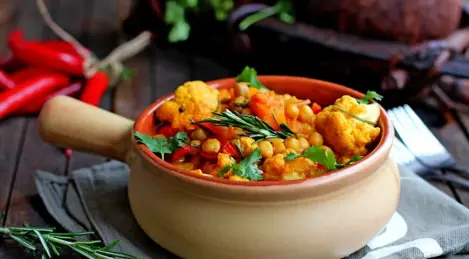 Vegetable and chickpea curry