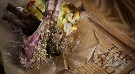 Veal loin with mashed potatoes and Ali-olio sauce