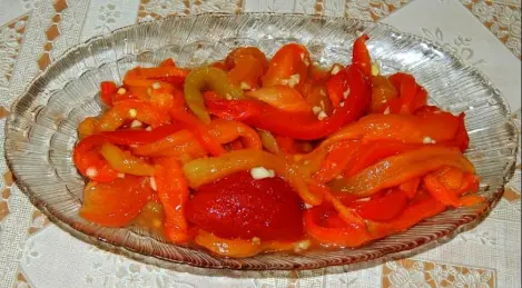 Peppers and tomatoes baked with garlic