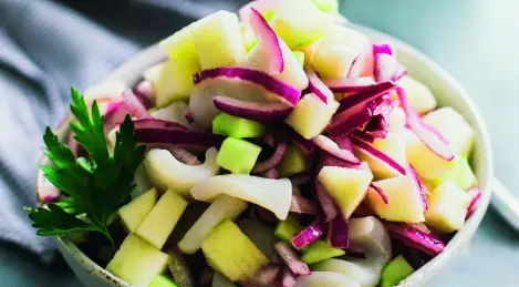 Lean squid and cucumber salad