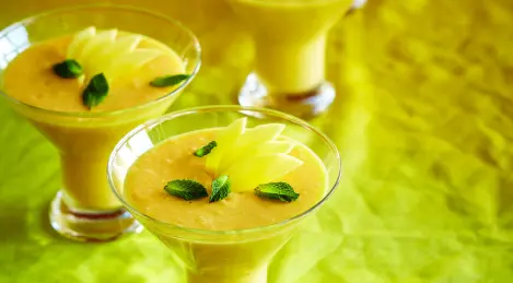 Cold mango mousse