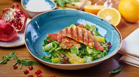 Insalata verde con triglie