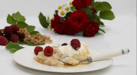 Porridge cremoso ai cinque cereali