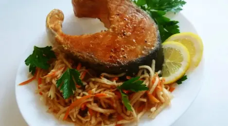 Salmon with radish and carrot salad