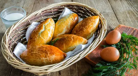 Pies with dill and egg