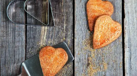 Cumin cookies with sugar crust