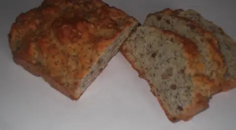 Pan de soda con semillas, semillas de amapola y semillas de sésamo