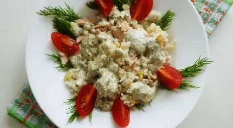 Insalata di pesce con salsa di capperi