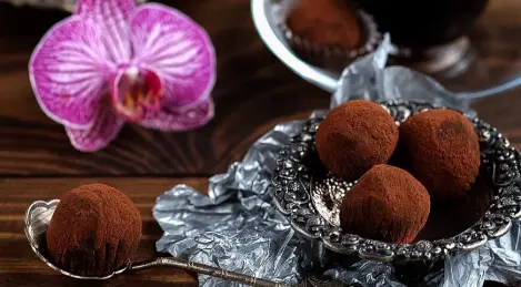 Chocolate truffles with ginger and orange juice