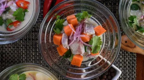 Ceviche clásico con lubina y boniato