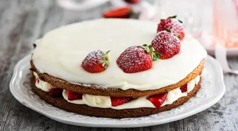 Gâteau à la crème sure aux fraises