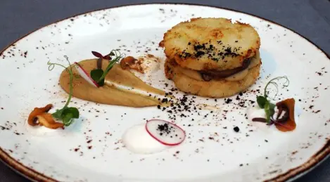 Galettes de pommes de terre aux cèpes et crème de cèpes