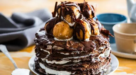 Gâteau aux crêpes à la crème de caillé