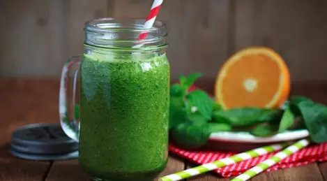 Green smoothie with mint