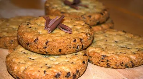 Cookies with chocolate chips and coconut