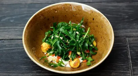 Insalata tiepida con ortaggi a radice