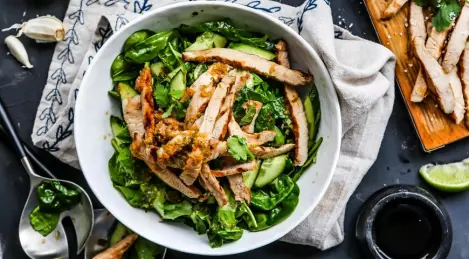 Warm salad with Asian style pork