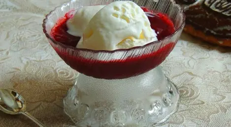 Ice cream ice cream with berry jelly
