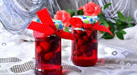 Strawberries in sugar syrup