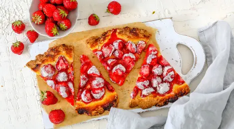Shortcake with strawberries
