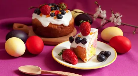 Creamy cake with candied oranges