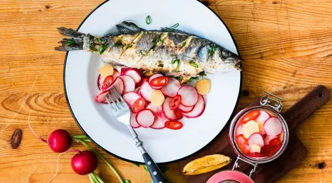 Spicy radish marinated with ginger