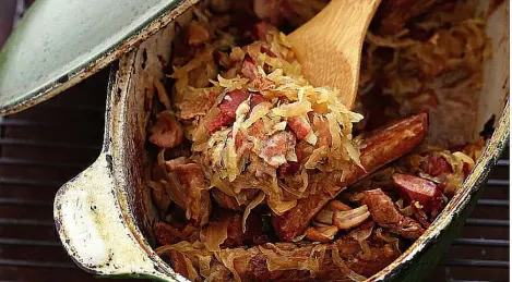 Shukrut with several types of pork