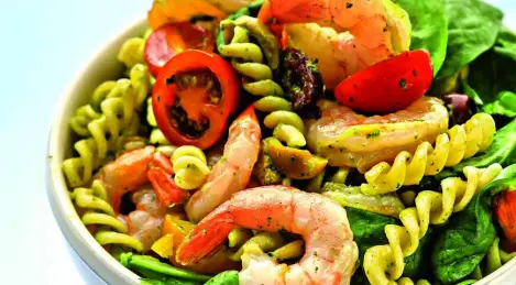 Fusilli salad with shrimps