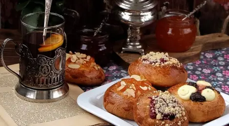 Homemade cheesecakes with three types of fillings