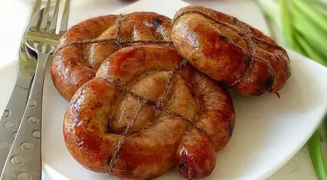 Snail sausages with paprika