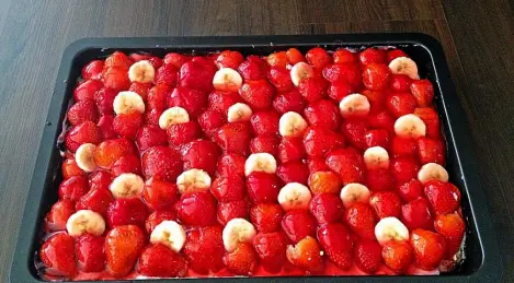 Strawberry banana pie