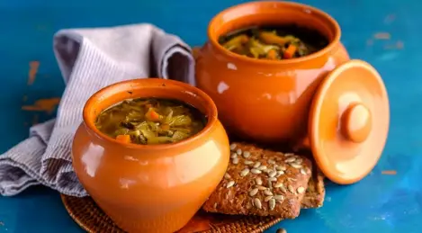 Zuppa di crauti magri con funghi