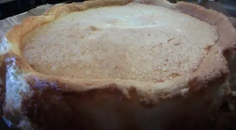 Cheesecake with chocolate layer