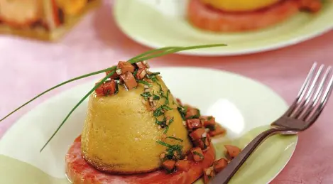 Zucchini mousse with ham
