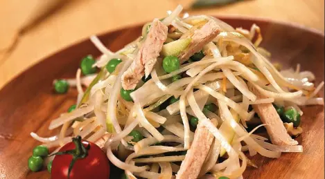 Radish salad with chicken