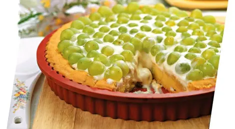 Almond cake with grapes