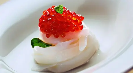 Red caviar with daikon noodles and mint