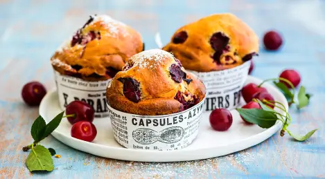 Muffins with cherries