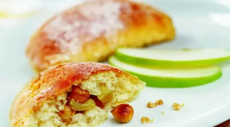 Pommes dans des enveloppes de pâte caillée