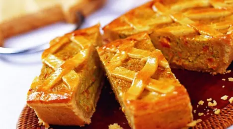 Vegetable crostata with broccoli and cauliflower