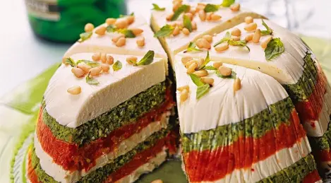 Dried Tomatoes and Pesto Cake