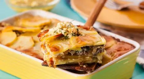 Herring baked with potatoes