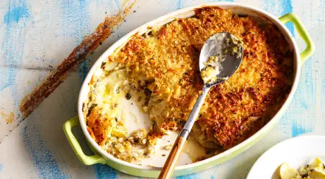 Apple-onion gratin with cheddar
