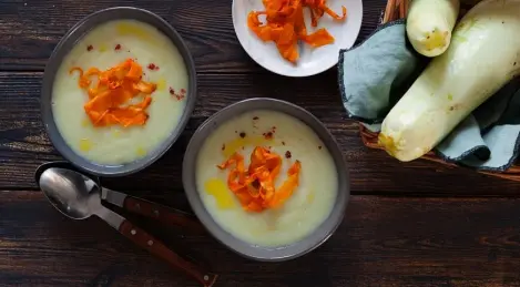 Rice soup with zucchini