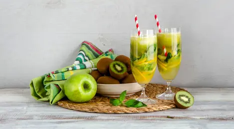 Apple lemonade with basil