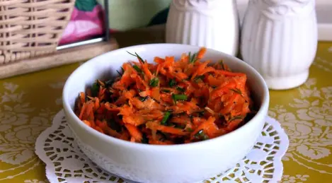 Fresh carrot salad "Health"