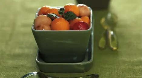 Fruit salad with bananas