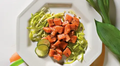 Light salmon ceviche with leek